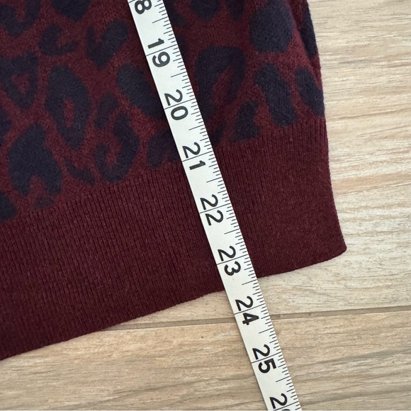 LOFT Sweater - Picture 14 of 15